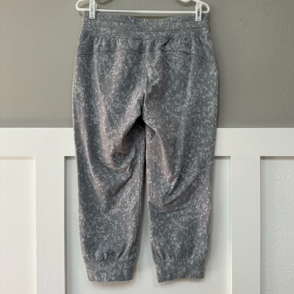 Lululemon Ready to Rulu Jogger Crop